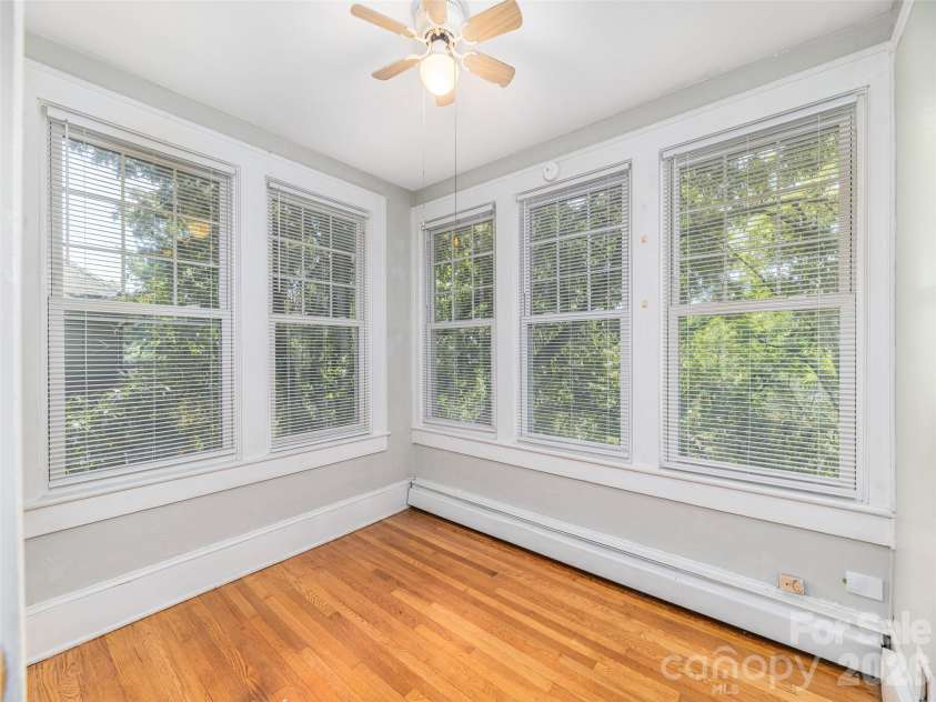 130 Edwin Place, Asheville, NC 28801.  MLS# CAR4418840, YatesRealty ID 47655. Apt#4 BR