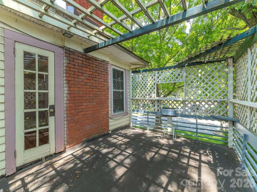130 Edwin Place, Asheville, NC 28801.  MLS# CAR4418840, YatesRealty ID 47655. Apt#4 Terrace
