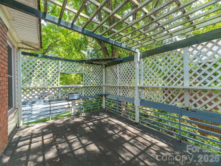 130 Edwin Place, Asheville, NC 28801.  MLS# CAR4418840, YatesRealty ID 47655. Apt#4 Terrace
