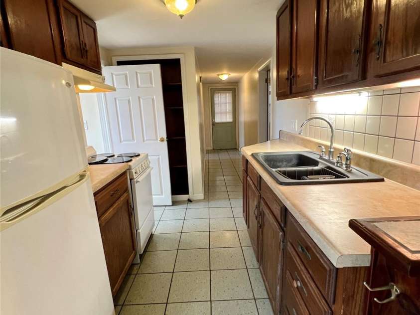 130 Edwin Place, Asheville, NC 28801.  MLS# CAR4418840, YatesRealty ID 47655. Apt#5