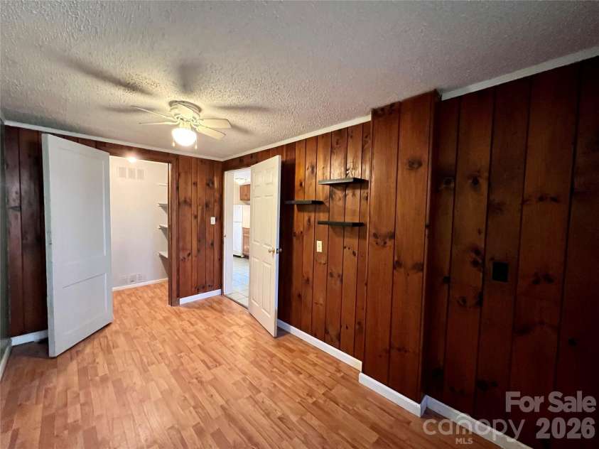 130 Edwin Place, Asheville, NC 28801.  MLS# CAR4418840, YatesRealty ID 47655. Apt#5 BR 2