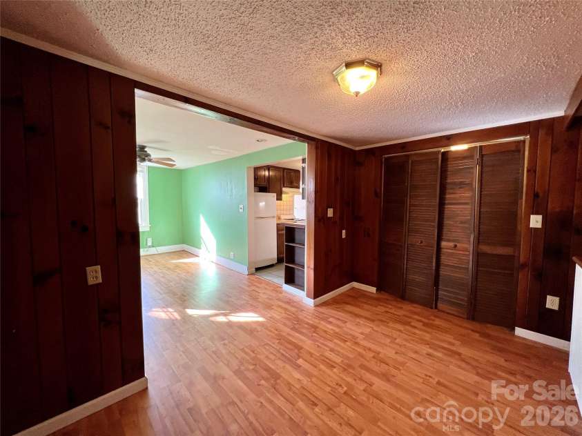 130 Edwin Place, Asheville, NC 28801.  MLS# CAR4418840, YatesRealty ID 47655. Apt#5 Den/office