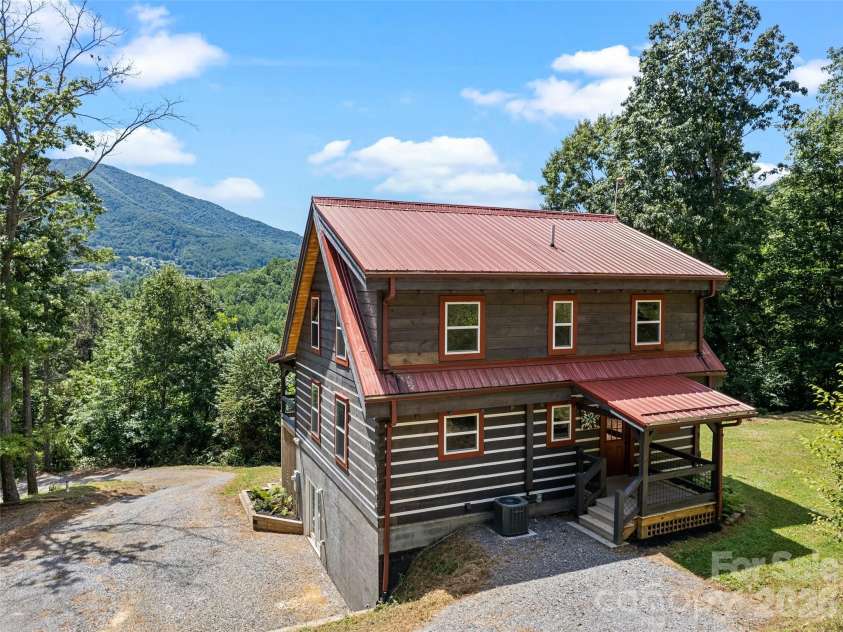 785 Orion Davis Road, Waynesville, NC 28786.  MLS# CAR4419461, YatesRealty ID 47657. 