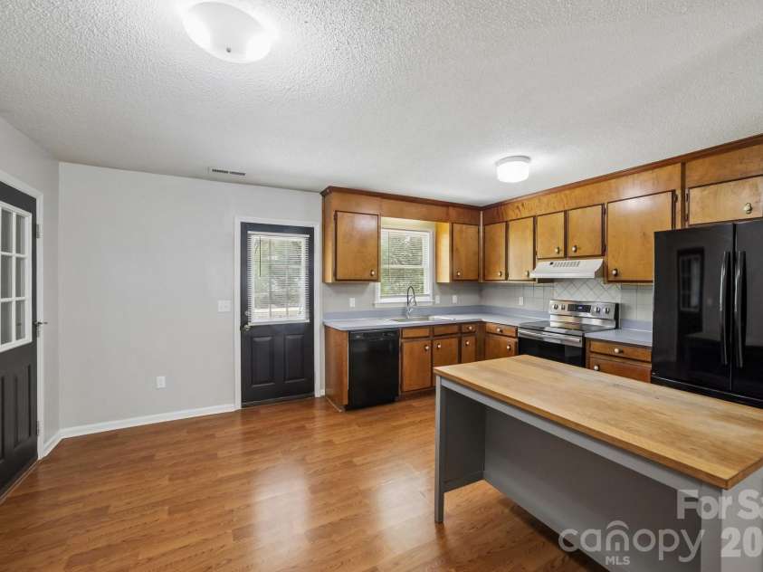 282 Honeycutt Drive, Concord, NC 28025.  MLS# CAR4419488, YatesRealty ID 47659. 
