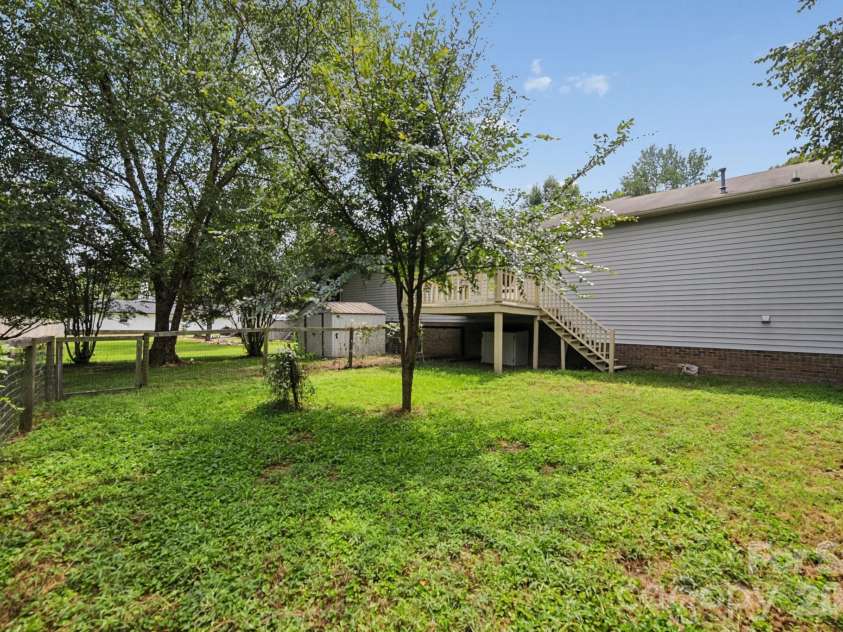 282 Honeycutt Drive, Concord, NC 28025.  MLS# CAR4419488, YatesRealty ID 47659. 