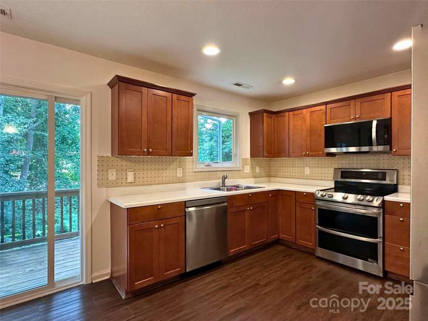 31 English Ivy Road, Asheville, NC 28806.  MLS# CAR4289891, YatesRealty ID 4766. 