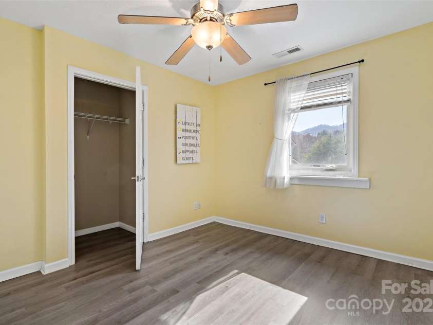31 English Ivy Road, Asheville, NC 28806.  MLS# CAR4289891, YatesRealty ID 4766. 