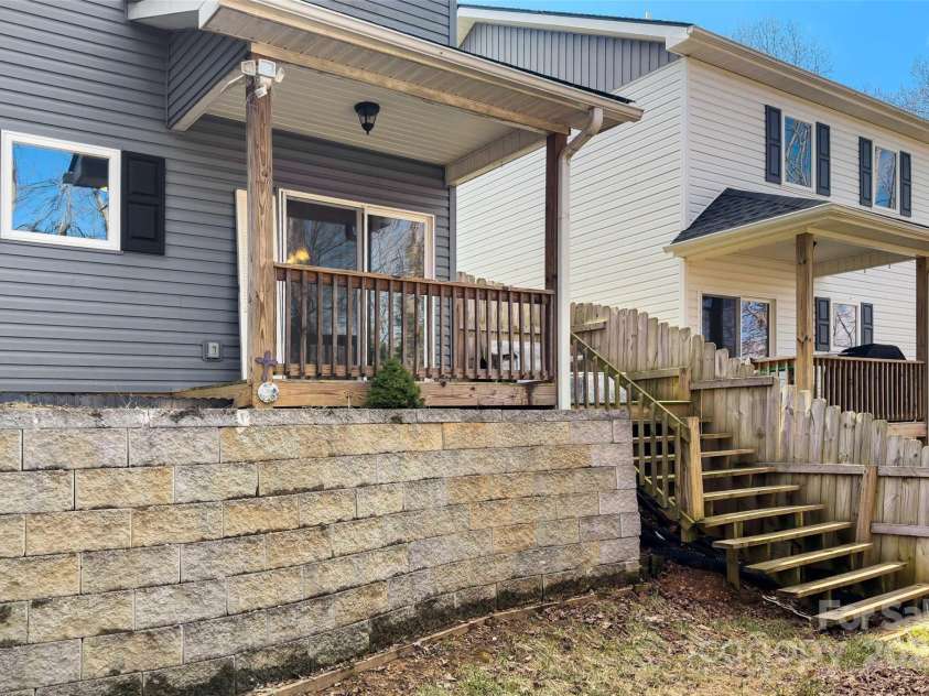 31 English Ivy Road, Asheville, NC 28806.  MLS# CAR4289891, YatesRealty ID 4766. 