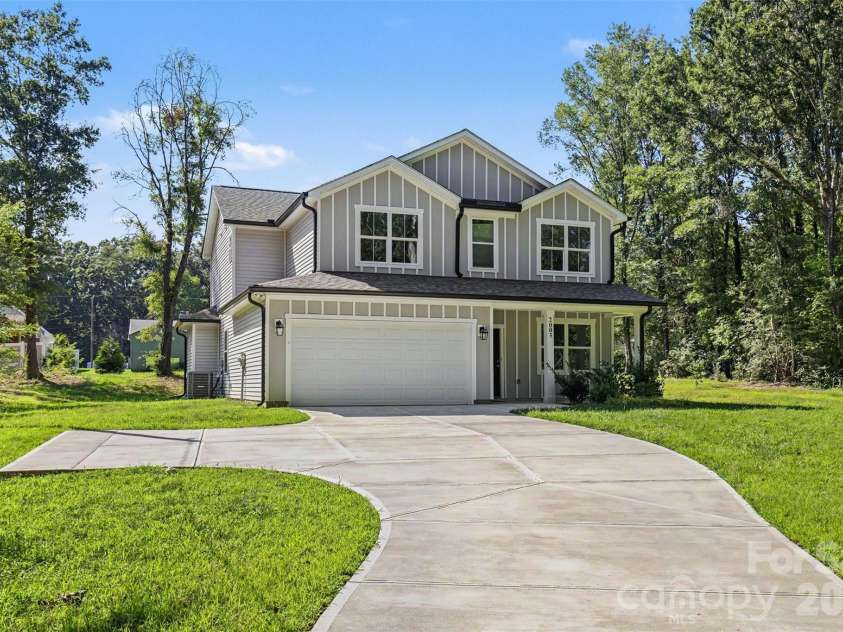 2005 Overhill Drive, Monroe, NC 28110.  MLS# CAR4416161, YatesRealty ID 47661. Front Exterior