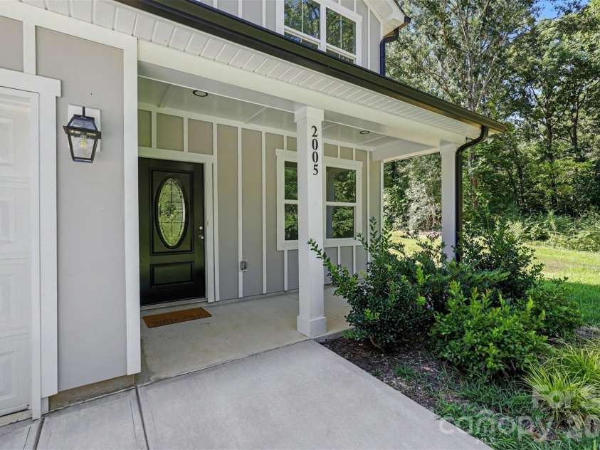 2005 Overhill Drive, Monroe, NC 28110.  MLS# CAR4416161, YatesRealty ID 47661. Front Porch