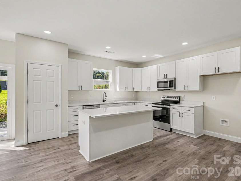 2005 Overhill Drive, Monroe, NC 28110.  MLS# CAR4416161, YatesRealty ID 47661. Kitchen
