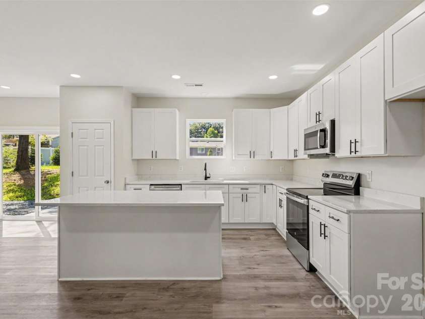 2005 Overhill Drive, Monroe, NC 28110.  MLS# CAR4416161, YatesRealty ID 47661. Kitchen