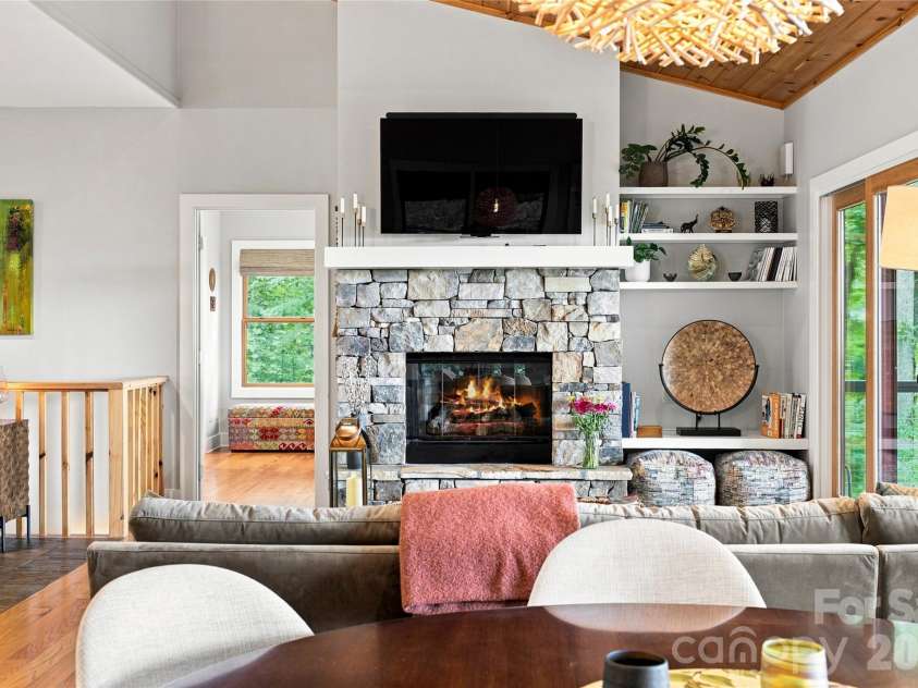 600 Tanglewood Lane, Saluda, NC 28773.  MLS# CAR4417880, YatesRealty ID 47665. 