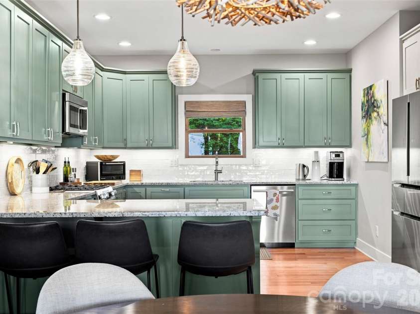 600 Tanglewood Lane, Saluda, NC 28773.  MLS# CAR4417880, YatesRealty ID 47665. 