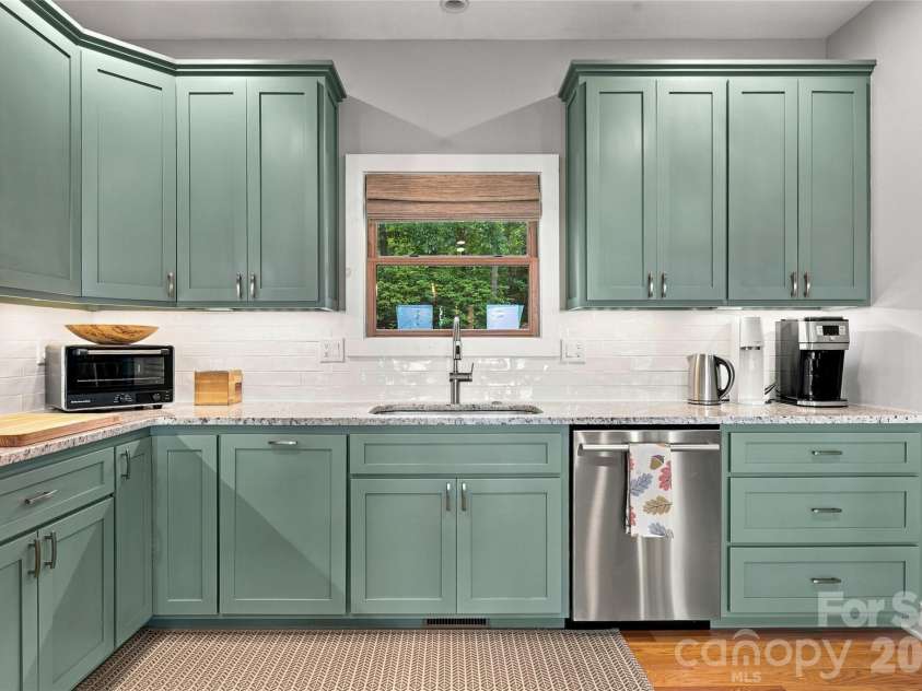 600 Tanglewood Lane, Saluda, NC 28773.  MLS# CAR4417880, YatesRealty ID 47665. 