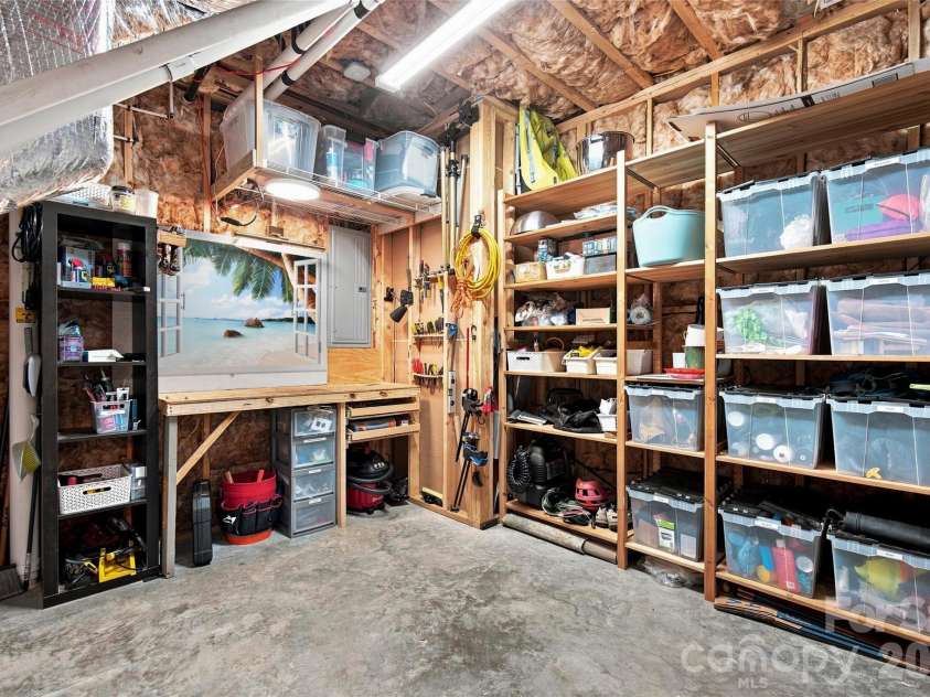 600 Tanglewood Lane, Saluda, NC 28773.  MLS# CAR4417880, YatesRealty ID 47665. 