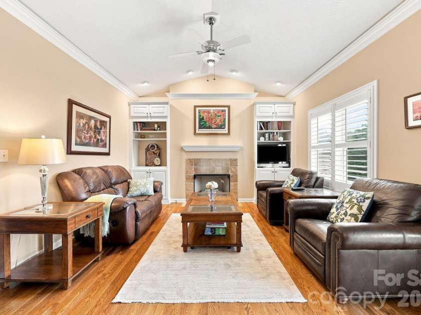 231 Shaws Creek Farm Road, Laurel Park, NC 28739.  MLS# CAR4418633, YatesRealty ID 47666. 