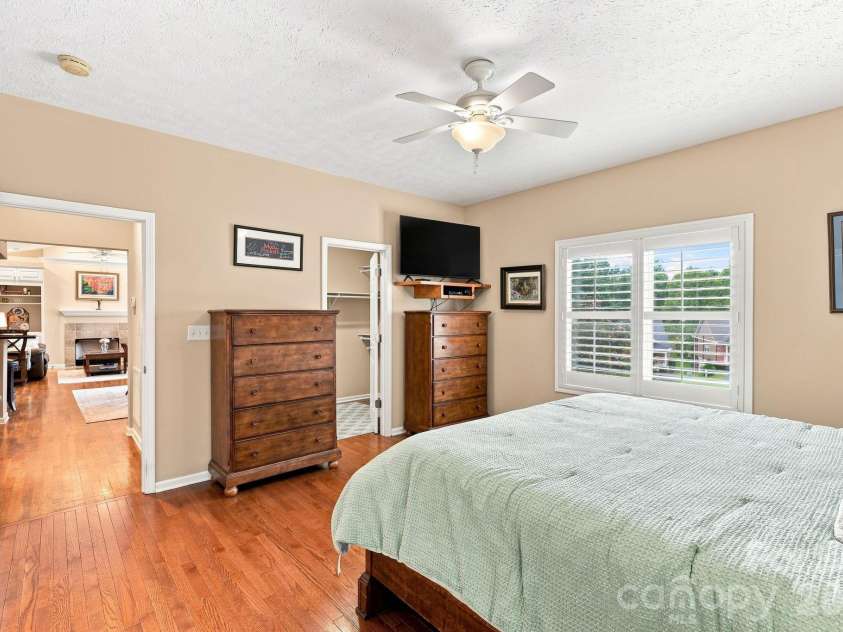 231 Shaws Creek Farm Road, Laurel Park, NC 28739.  MLS# CAR4418633, YatesRealty ID 47666. 