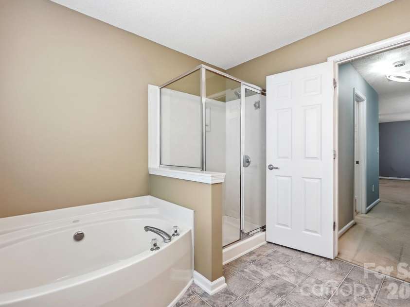 6324 Carpentaria Court, Charlotte, NC 28215.  MLS# CAR4419448, YatesRealty ID 47667. 