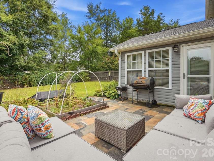 6324 Carpentaria Court, Charlotte, NC 28215.  MLS# CAR4419448, YatesRealty ID 47667. Patio