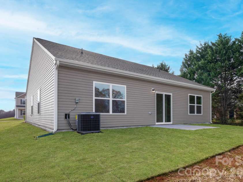 421 Robindale Court, Winston Salem, NC 27107.  MLS# CAR4321840, YatesRealty ID 47669. 