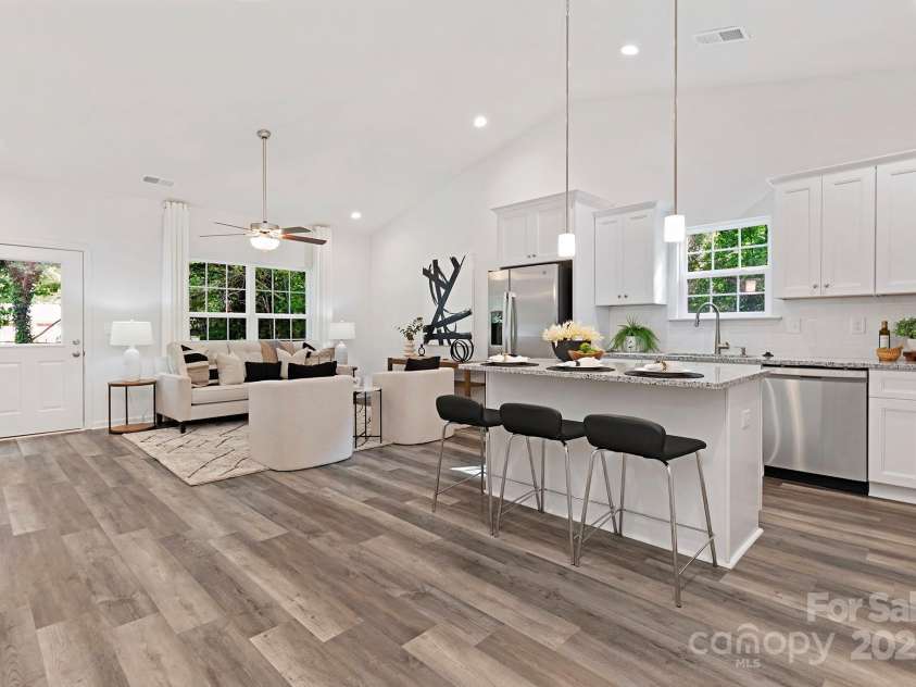 5615 Howard Street, Charlotte, NC 28269.  MLS# CAR4216605, YatesRealty ID 4767. Representation