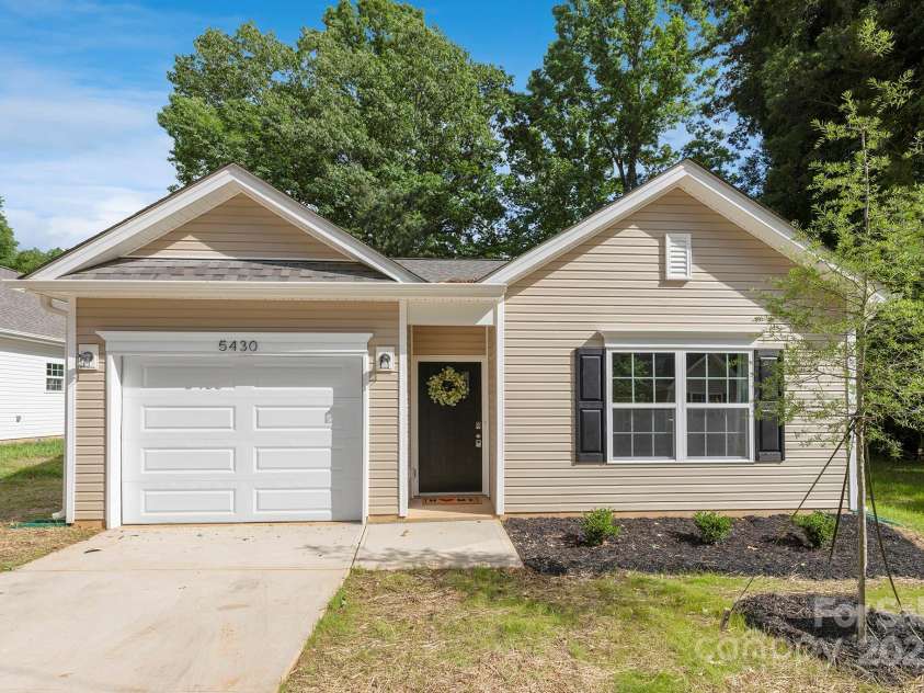 5615 Howard Street, Charlotte, NC 28269.  MLS# CAR4216605, YatesRealty ID 4767. Representation