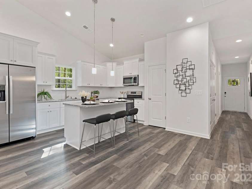 5615 Howard Street, Charlotte, NC 28269.  MLS# CAR4216605, YatesRealty ID 4767. Representation