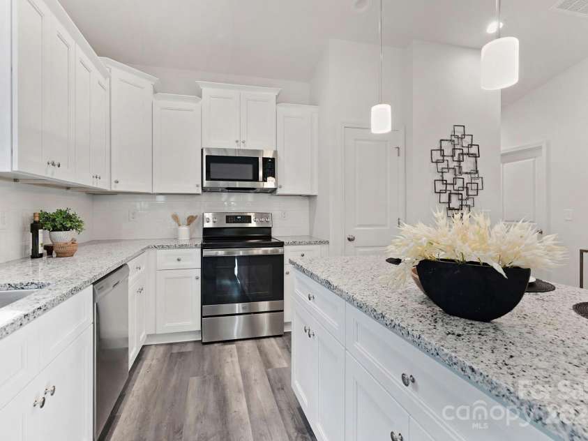 5615 Howard Street, Charlotte, NC 28269.  MLS# CAR4216605, YatesRealty ID 4767. Representation