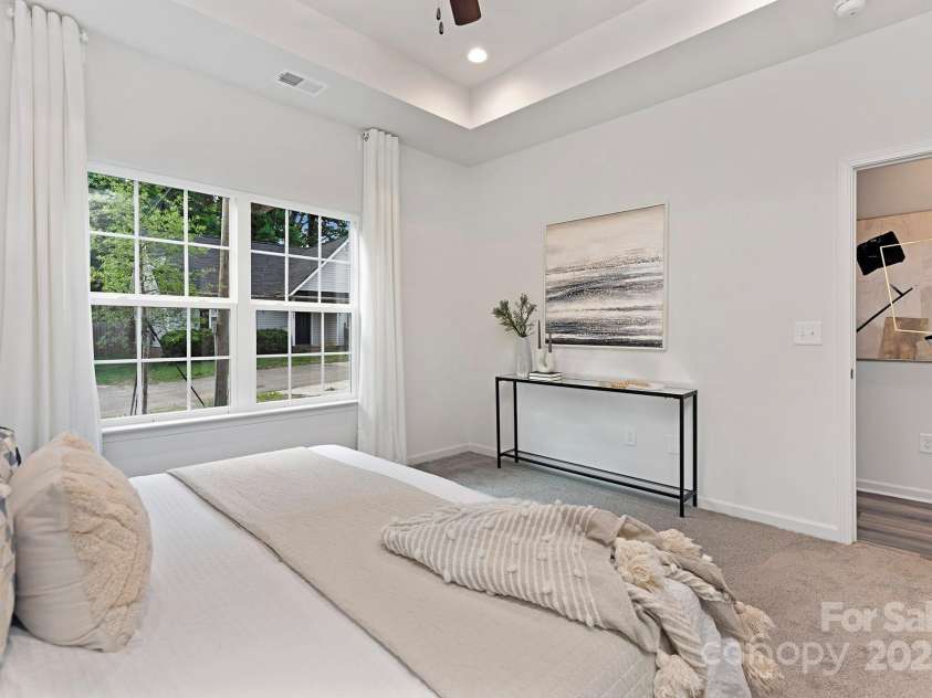 5615 Howard Street, Charlotte, NC 28269.  MLS# CAR4216605, YatesRealty ID 4767. Representation