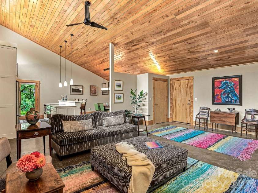 33 Robinson Creek Road, Asheville, NC 28803.  MLS# CAR4415737, YatesRealty ID 47672. Open floor plan!