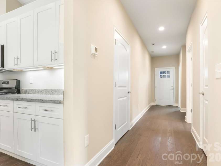 827B Wynnshire Drive, Hickory, NC 28601.  MLS# CAR4419001, YatesRealty ID 47673. 