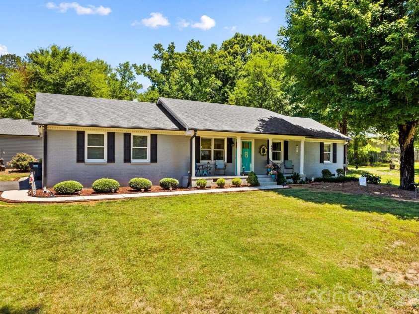 465 Bonanza Drive, Salisbury, NC 28144.  MLS# CAR4395842, YatesRealty ID 47674. 