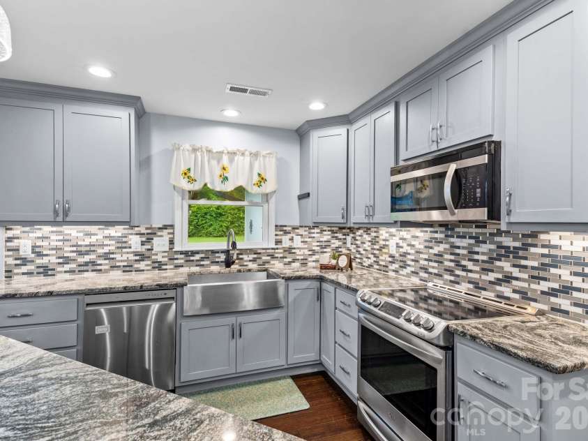 465 Bonanza Drive, Salisbury, NC 28144.  MLS# CAR4395842, YatesRealty ID 47674. 
