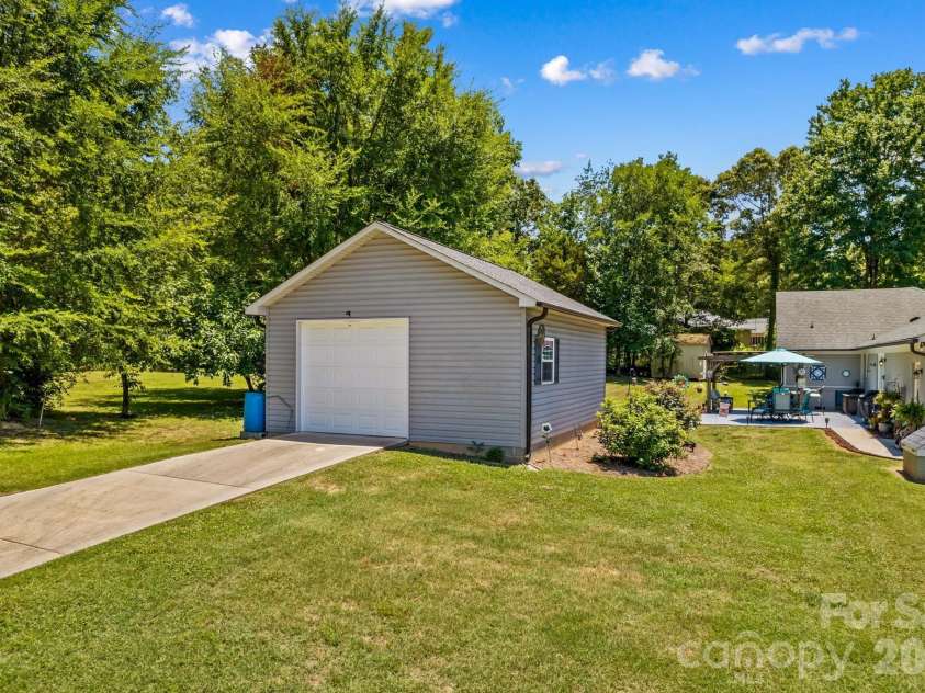 465 Bonanza Drive, Salisbury, NC 28144.  MLS# CAR4395842, YatesRealty ID 47674. 