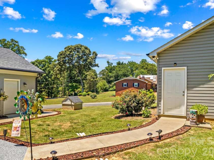 465 Bonanza Drive, Salisbury, NC 28144.  MLS# CAR4395842, YatesRealty ID 47674. 