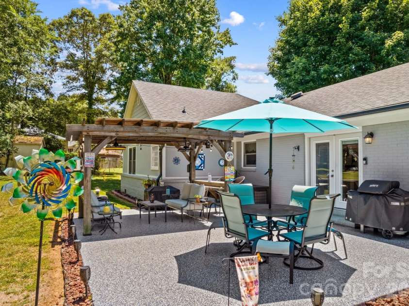 465 Bonanza Drive, Salisbury, NC 28144.  MLS# CAR4395842, YatesRealty ID 47674. 