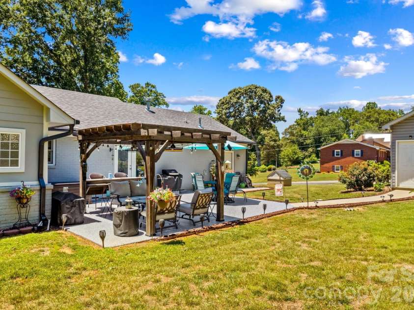 465 Bonanza Drive, Salisbury, NC 28144.  MLS# CAR4395842, YatesRealty ID 47674. 