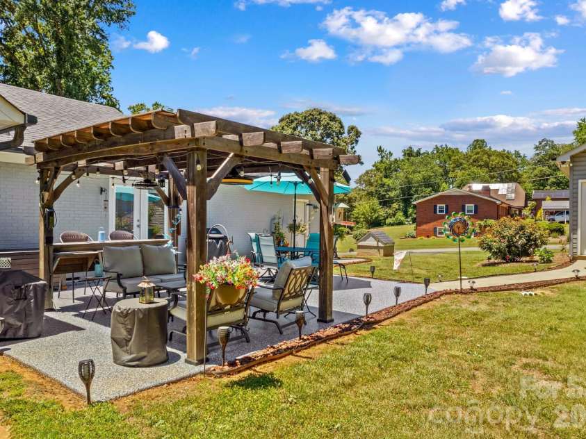 465 Bonanza Drive, Salisbury, NC 28144.  MLS# CAR4395842, YatesRealty ID 47674. 