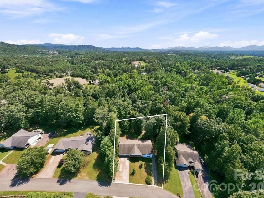 62 Chickwood Trail, Weaverville, NC 28787.  MLS# CAR4419362, YatesRealty ID 47677. 