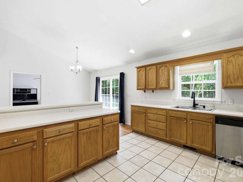 62 Chickwood Trail, Weaverville, NC 28787.  MLS# CAR4419362, YatesRealty ID 47677. Kitchen