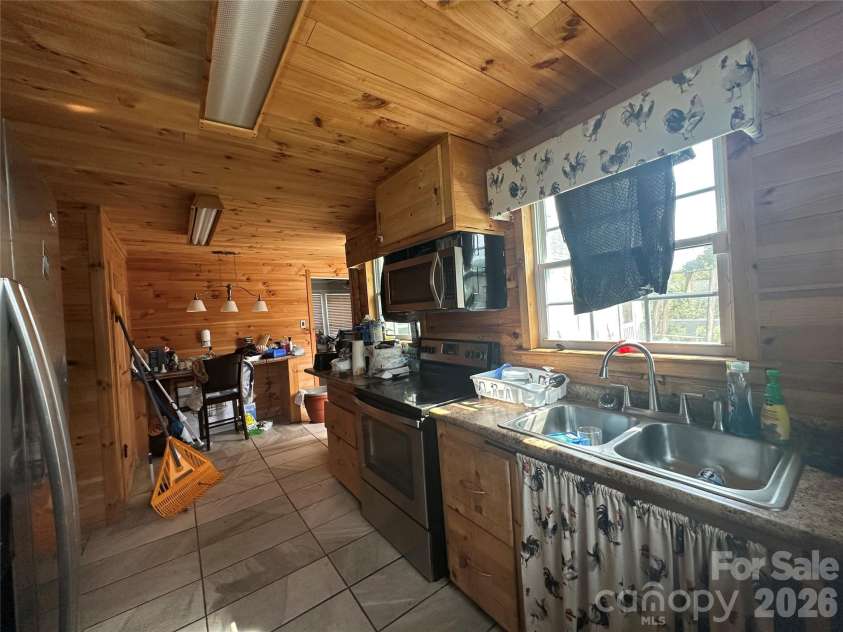 609 Front Street, Chesnee, SC 29323.  MLS# CAR4419514, YatesRealty ID 47678. 