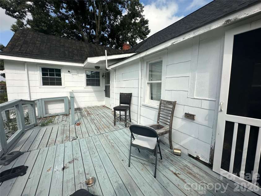 609 Front Street, Chesnee, SC 29323.  MLS# CAR4419514, YatesRealty ID 47678. 