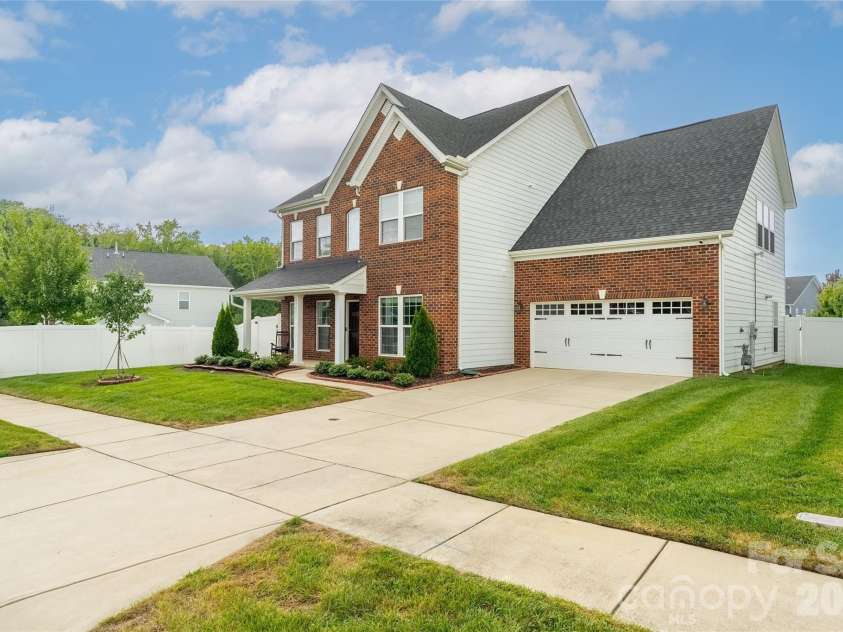 13411 Quicksilver Lane, Huntersville, NC 28078.  MLS# CAR4429938, YatesRealty ID 47680. 