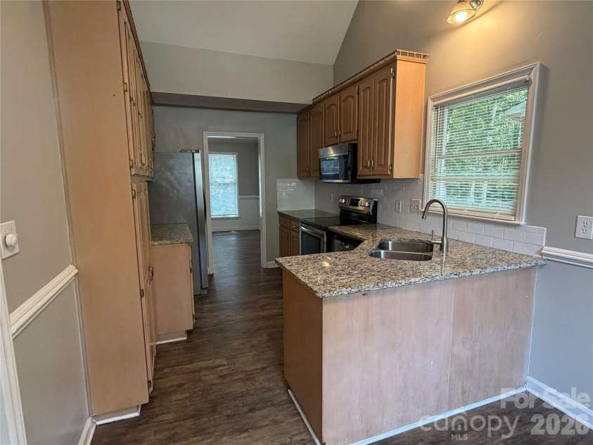 1611 Plantation Trail, Gastonia, NC 28056.  MLS# CAR4419193, YatesRealty ID 47682. 