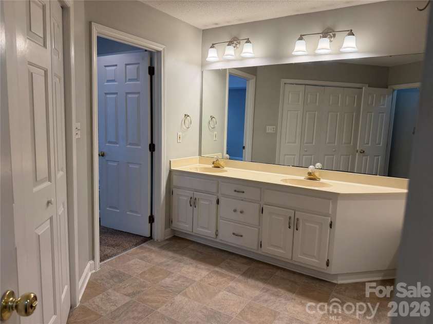 1611 Plantation Trail, Gastonia, NC 28056.  MLS# CAR4419193, YatesRealty ID 47682. 