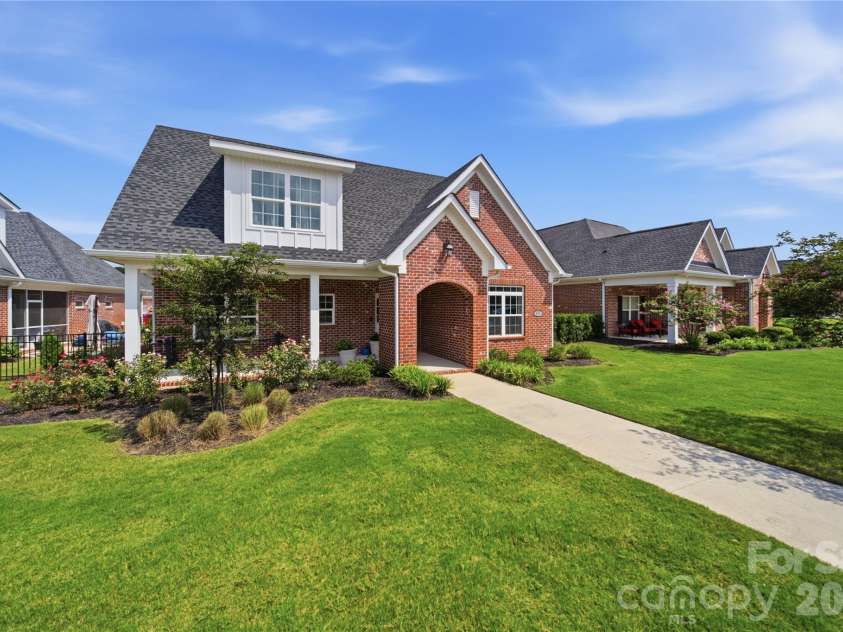 531 Buckview Lane, Elgin, SC 29045.  MLS# CAR4418868, YatesRealty ID 47683. 