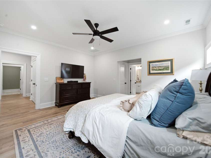 531 Buckview Lane, Elgin, SC 29045.  MLS# CAR4418868, YatesRealty ID 47683. 