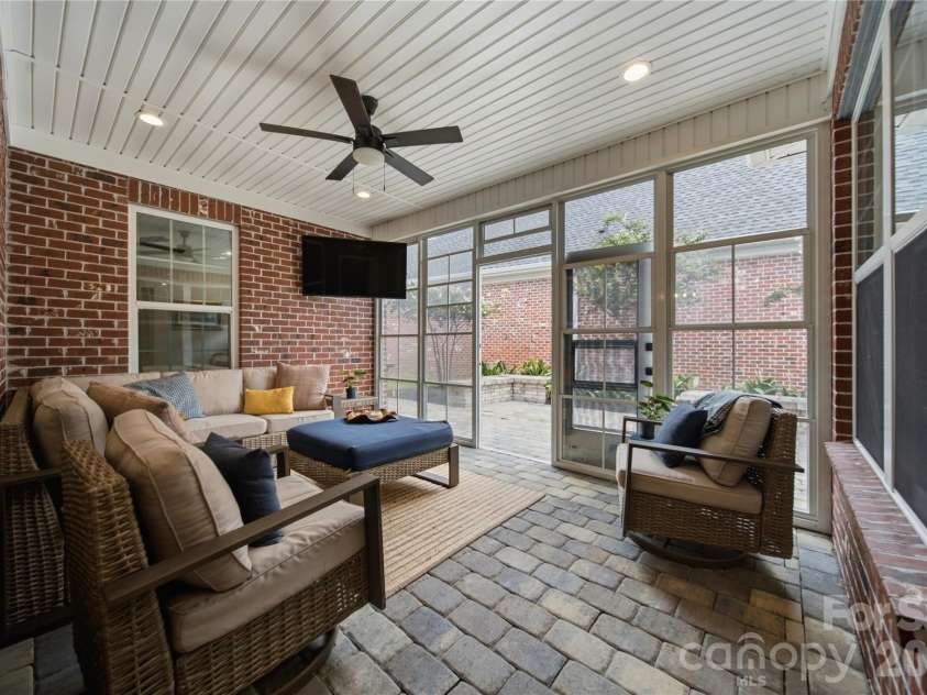 531 Buckview Lane, Elgin, SC 29045.  MLS# CAR4418868, YatesRealty ID 47683. 