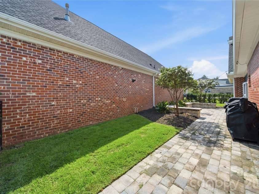 531 Buckview Lane, Elgin, SC 29045.  MLS# CAR4418868, YatesRealty ID 47683. 
